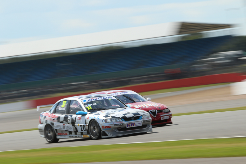 Illustration for article titled Ogle At The Best Cars Racing At The Silverstone Classic